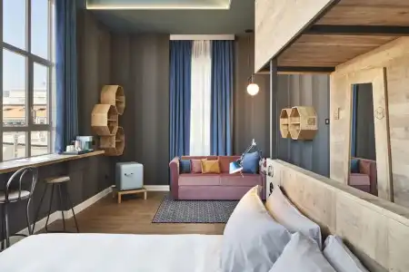 The Modernist - 65