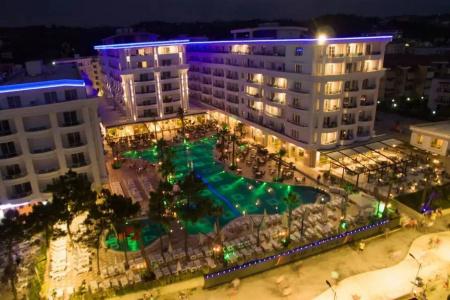 Grand Blue FAFA Resort & Spa - 18
