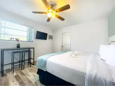 Hollywood Beach Blue Wave - 17