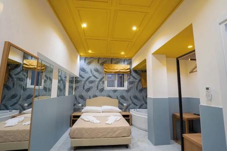 H. G. Boutique Toledo Napoli Centro - 94