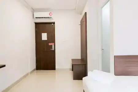 OYO Flagship 90343 Slipi Inn - 23