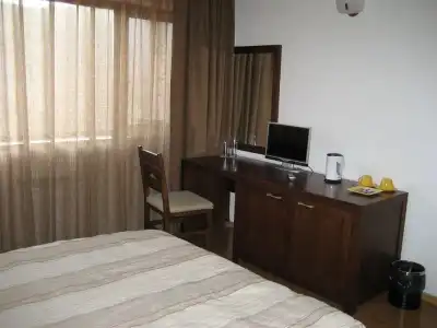 Smilen And Wellness - 6