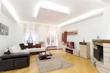 Central Park Residence Guest House - 131