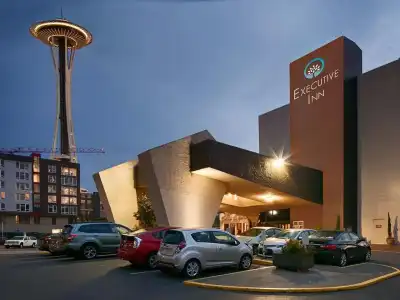 Rooftop~Space Needle & Seattle Views~Walkable - 0