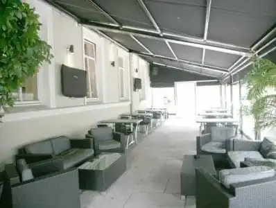 Moss & Apartments - 17
