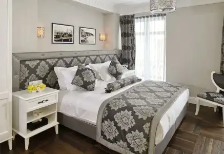 Next House Pera - 5