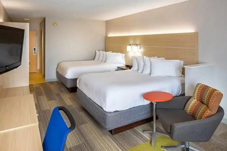 Holiday Inn Express CEDAR RAPIDS - 46