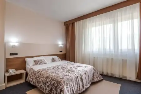 Macola - 2