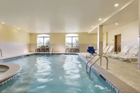 Comfort Inn & Suites Galveston Central Island near Pier - 12