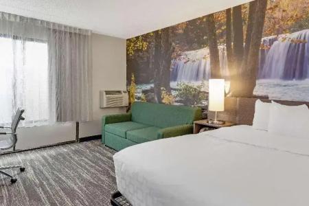 Clarion Pointe Near Erie Casino - 46