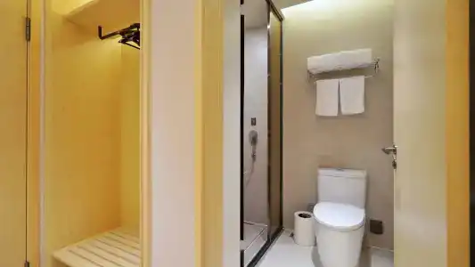 JI Shanghai Hongqiao National Exhibition and Convention Centre Huaxiang Road - 6