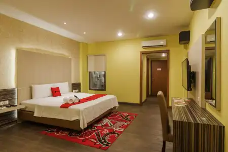 RedDoorz Plus near Ancol - 50