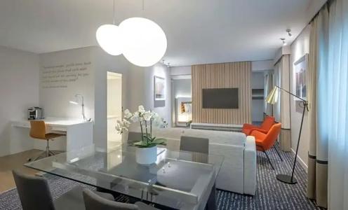 The Morrison Dublin, Curio Collection by Hilton - 73