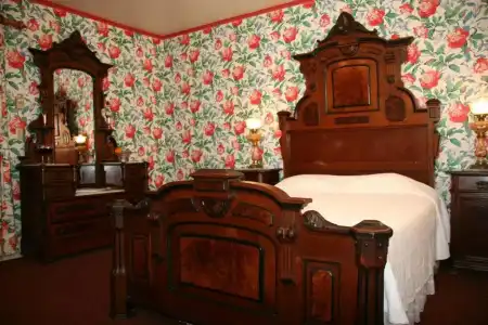 Martine Inn - 52