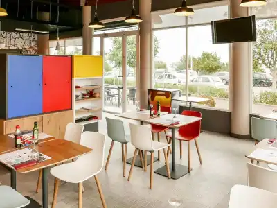 Ibis Budget - 13