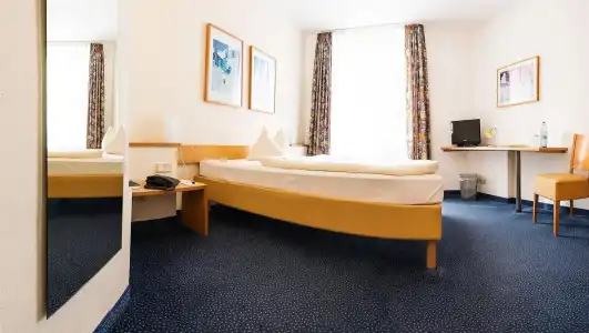 Nibelungen Hof - 2
