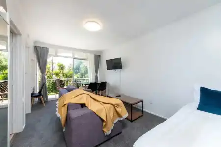 Aarangi Motel - 57