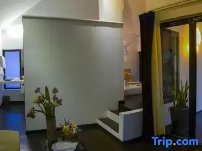 Apsara Greenland Boutique - 95
