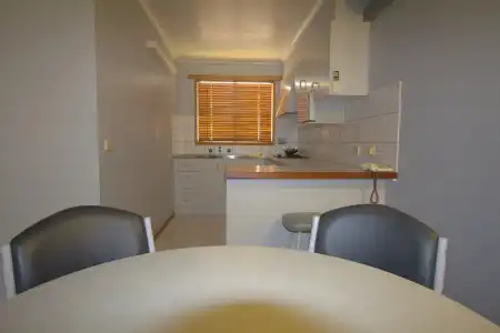 Blue Whale Motor Inn & Apartments - 12