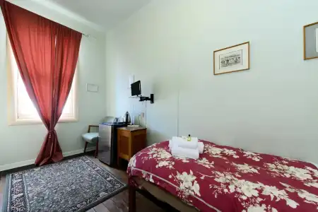 Edinburgh Gallery Bed & Breakfast - 4