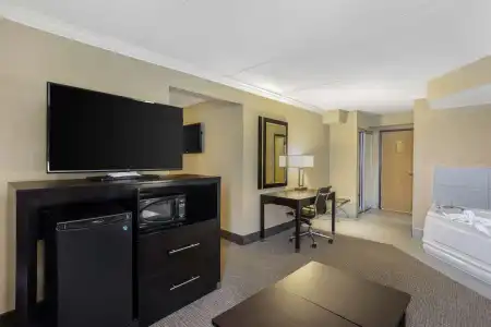 Best Western Harrisburg North - 58