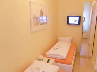 City Guesthouse Pension Berlin - 41