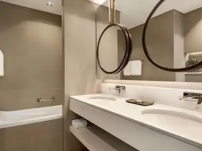 Mercure Dubai Gold District - 10