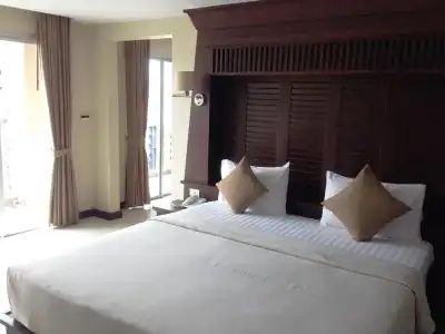 August Suites - 57