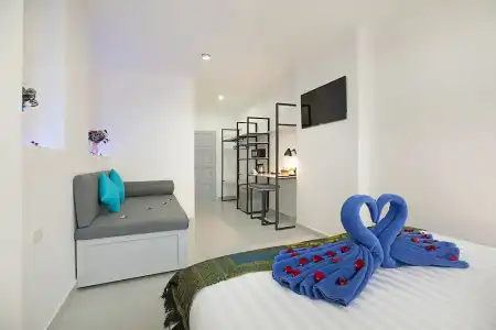 Colorize Boutique - 77