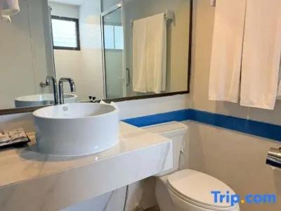 Days Inn by Wyndham Patong Beach Phuket - 71