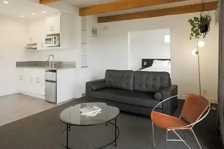 Hollywood Hills - 70