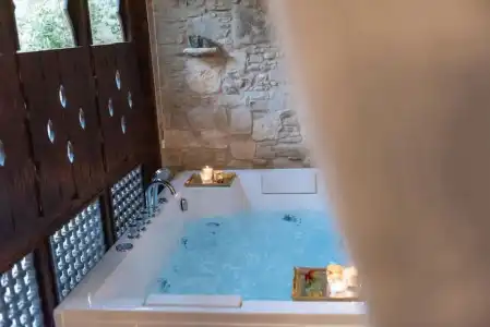 Oinou Strata - Adults Only - 39