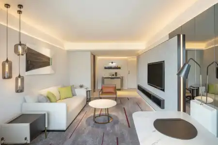 DoubleTree by Hilton Bangkok Ploenchit - 4