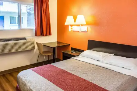 Motel 6 Bakersfield, CA - East - 19