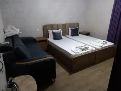 Zaira - 0