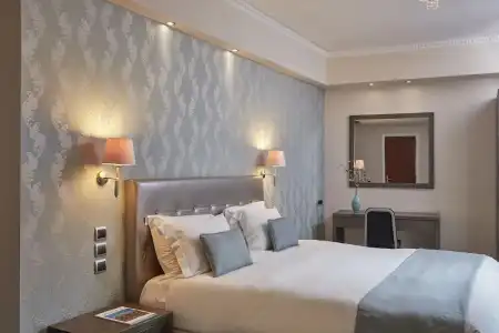 AVA & Suites - 45