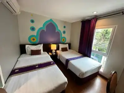 Sawasdee @ Sukhumvit Soi 8 - 73