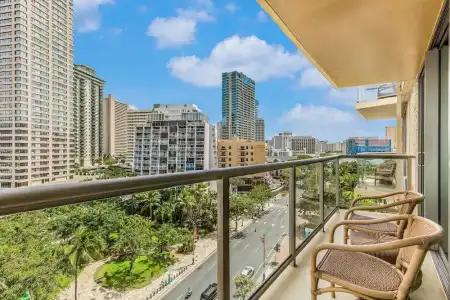 Luana Waikiki & Suites - 112