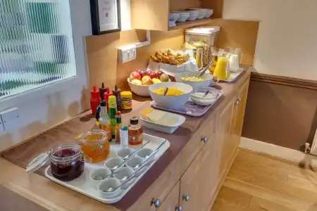 Sportsview Guest House - 28