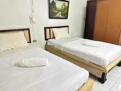 Top North Guest House - 4
