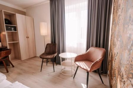 Best Western Ambassador - 82