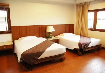 Sailom Resort Bangsaphan - 2