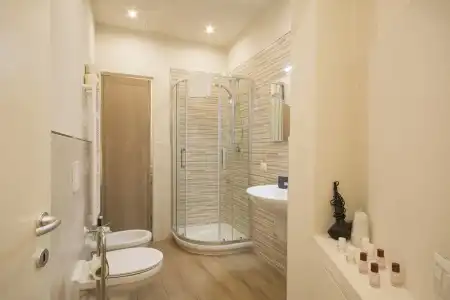 Regis Condo - 138