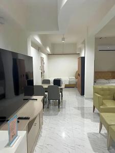 Mall Suites - 208
