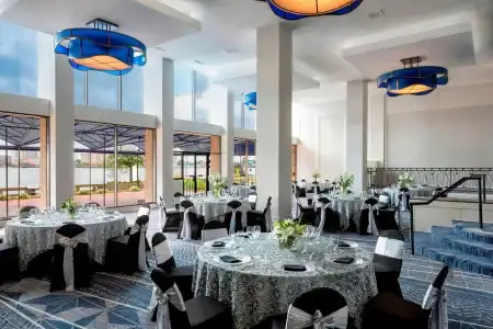 Sheraton Norfolk Waterside - 19