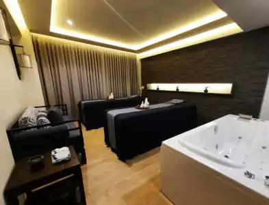 Ama's House Luxury Boutique - 12