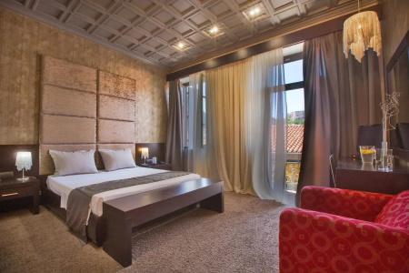 Aion Luxury - 2