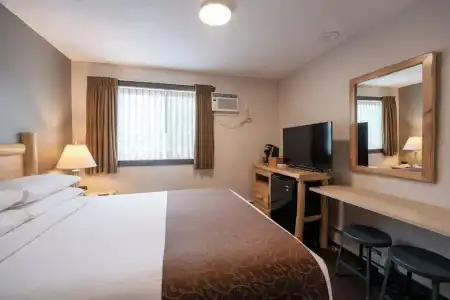 Swiss Chalet Motel - 34