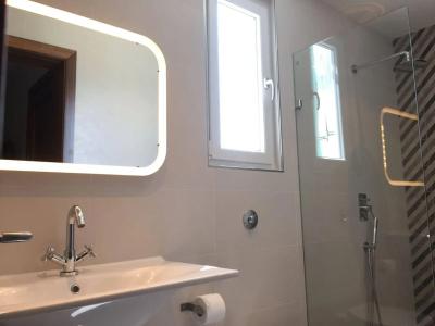 Two Pillows Boutique Hostel - 16