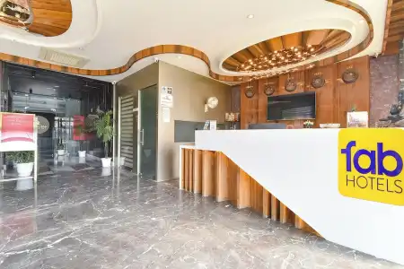 FabElite Park Inn - 1